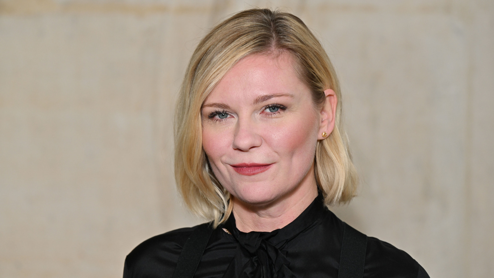 Tragic Details About Kirsten Dunst(01)