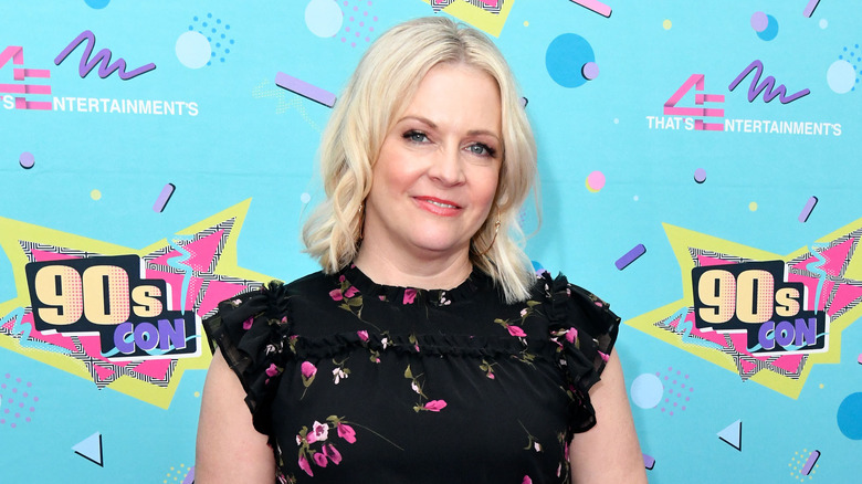 Melissa Joan Hart posing at an event