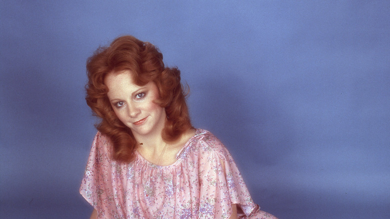 Reba McEntire posing for a publicity photo