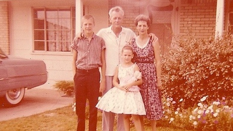 Elizabeth Warren as a child photographed next to her family