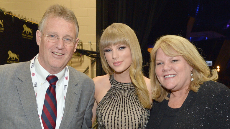 Scott, Taylor and Andrea Swift