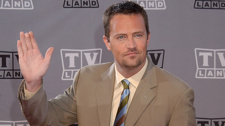 Matthew Perry waving at the TV Land Awards