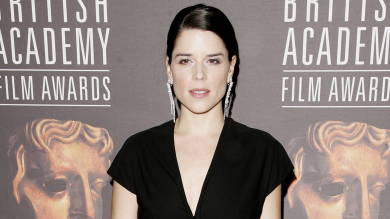 Neve Campbell wearing black at the BAFTAs in 2006