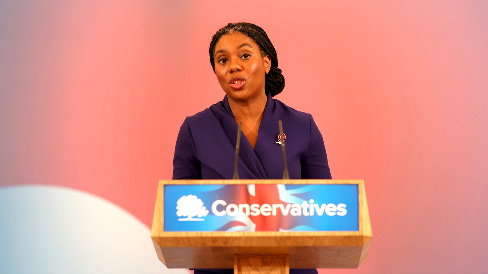 <a href="https://www.thelist.com/1771228/tragic-details-kemi-badenoch/" target="_blank">Tragic Details Of Kemi Badenoch</a>