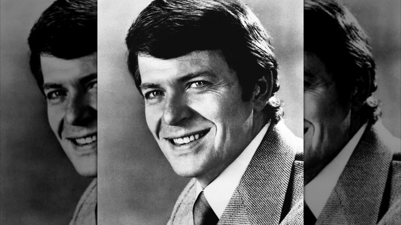 headshot of Robert Reed while starring on The Brady Bunch
