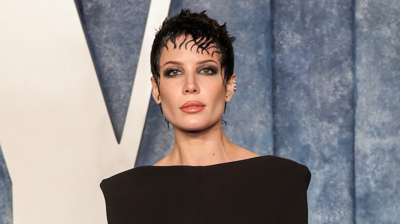 Halsey at a red carpet