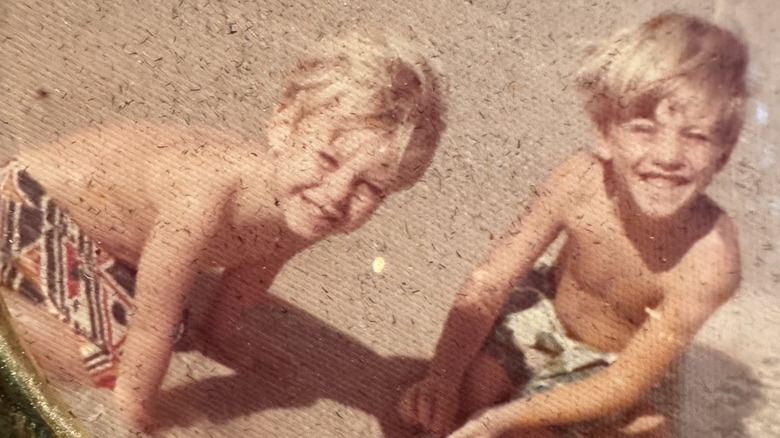 Michael Weatherly and Will Weatherly playing together as kids