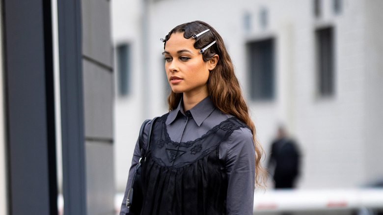 model wearing hair clips accessory
