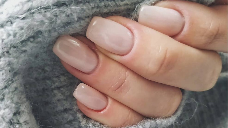 Nude nails