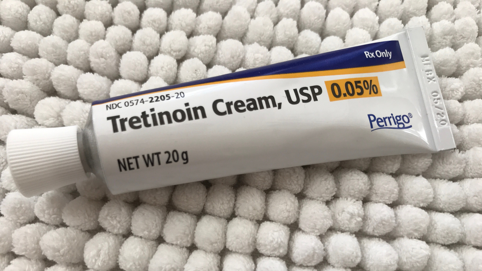 vitamin halvø elektropositive Tretinoin Vs. Retinol: What's The Difference?