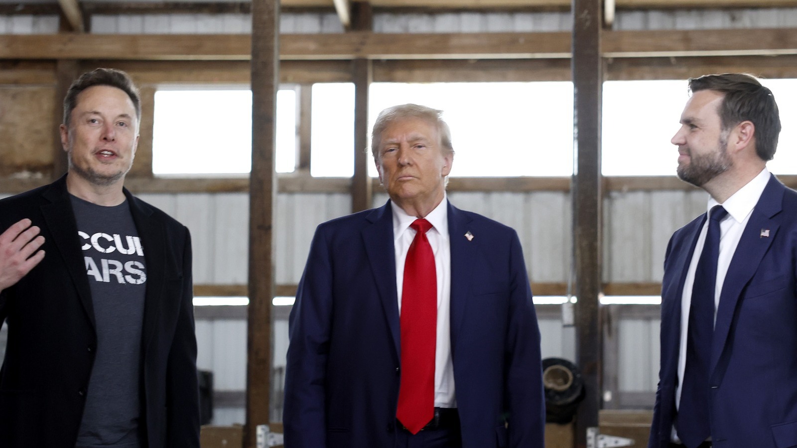 トランプ＆イーロンのブロマンスの分裂はフィーバーピッチに到達し、JDヴァンスには興奮する理由があります