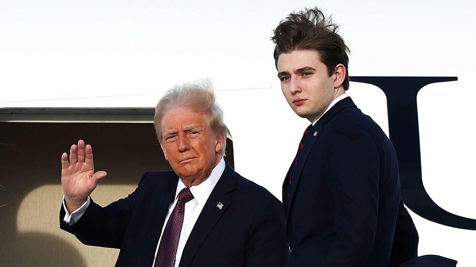 <a href="https://www.thelist.com/1883999/donald-trump-annoying-habit-gets-under-son-barron-skin/" target="_blank">Trump Finally Reveals Why He Has Annoying Habit That Gets Under His Son Barron’s Skin</a>