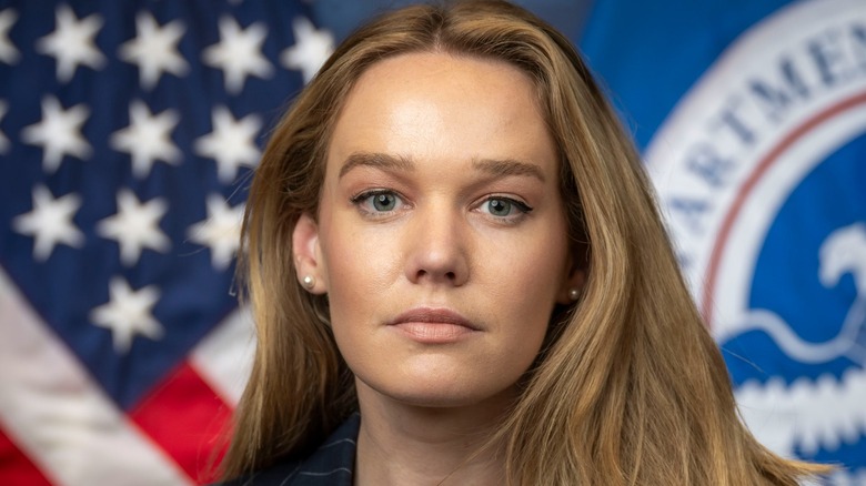 The official portrait for Tricia McLaughlin from the Department of Homeland Security
