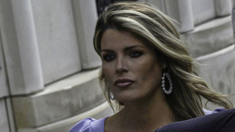 Lindsey Halligan walking by the Brooklyn Federal Courthouse