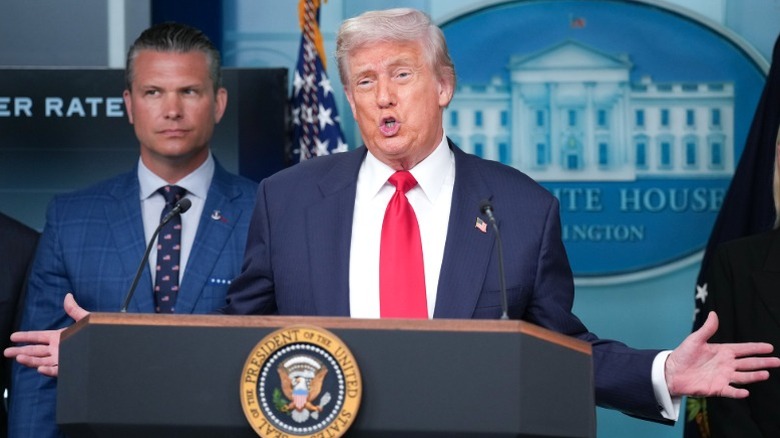 Pete Hegseth and Donald Trump in the Brady Press Briefing Room of the White House (2025)