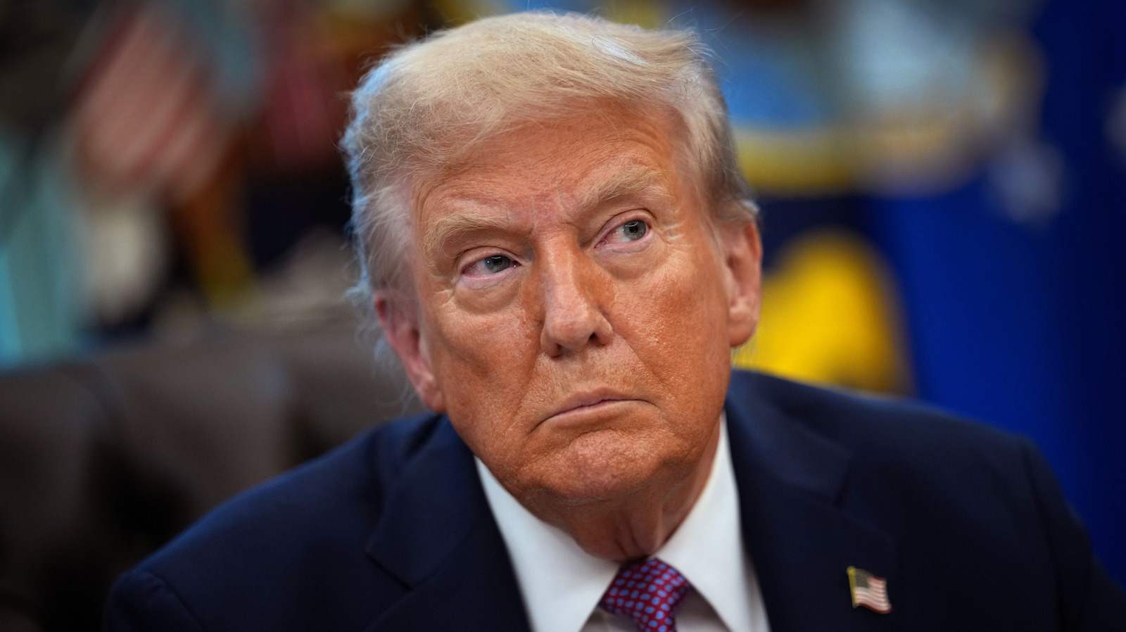 <a href="https://www.thelist.com/1961449/donald-trump-fragile-ego-booed-us-open/" target="_blank">Trump’s Fragile Ego Gets Tip-Toed Around After Being Booed At US Open</a>
