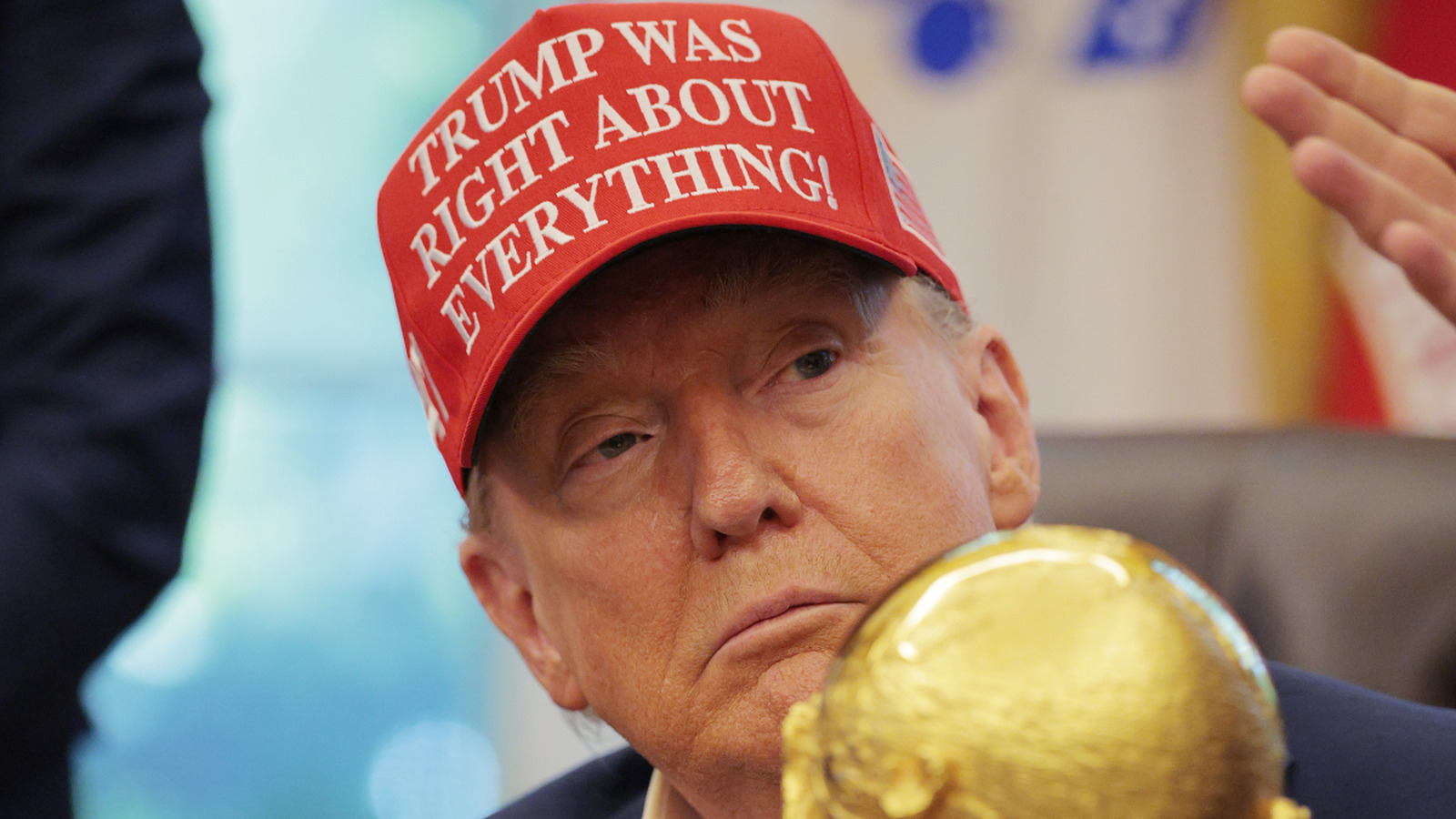 <a href="https://www.thelist.com/1949795/trump-hiding-hand-health-issues-white-house-video/" target="_blank">Trump’s Shady Movements Hint His Health Issues Are Getting Out Of Hand</a>
