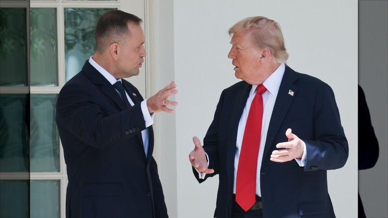 Karol Nawrocki talking to Donald Trump