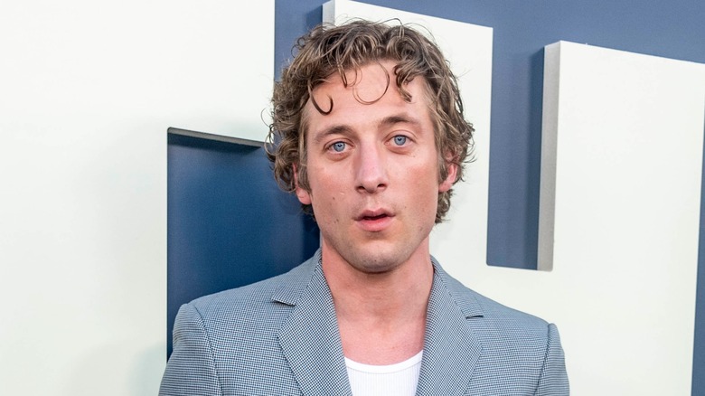 Jeremy Allen White at red carpet premiere