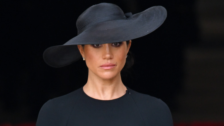 Meghan Markle black hat