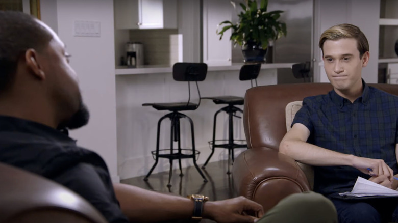 Tyler Henry with Jaleel White during a session