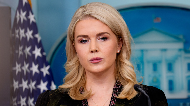 Karoline Leavitt at podium during the daily briefing in the White House (2025)