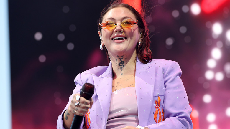 Elle King performing at the 2024 Stagecoach Festival