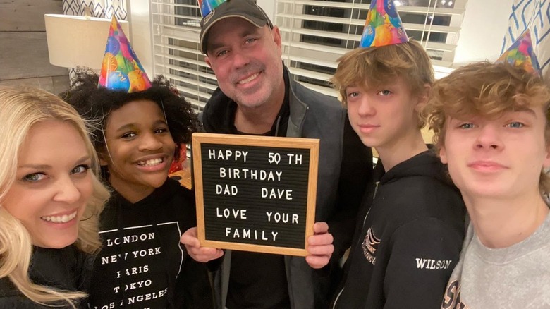 Dave, Kortney, Jett, Sully Wilson, and Lennox Esmee posing together at home in 2016