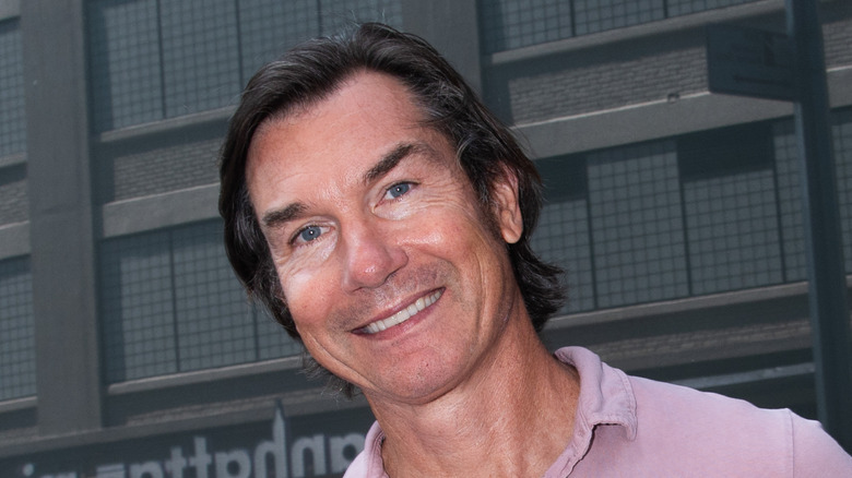 Jerry O'Connell in a pink shirt