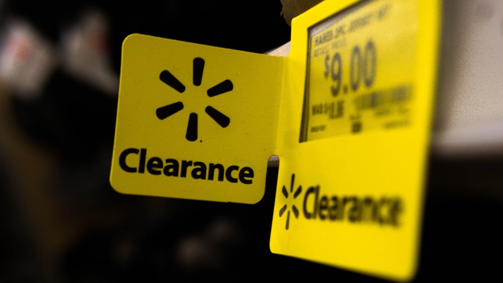 Walmart clearance sign