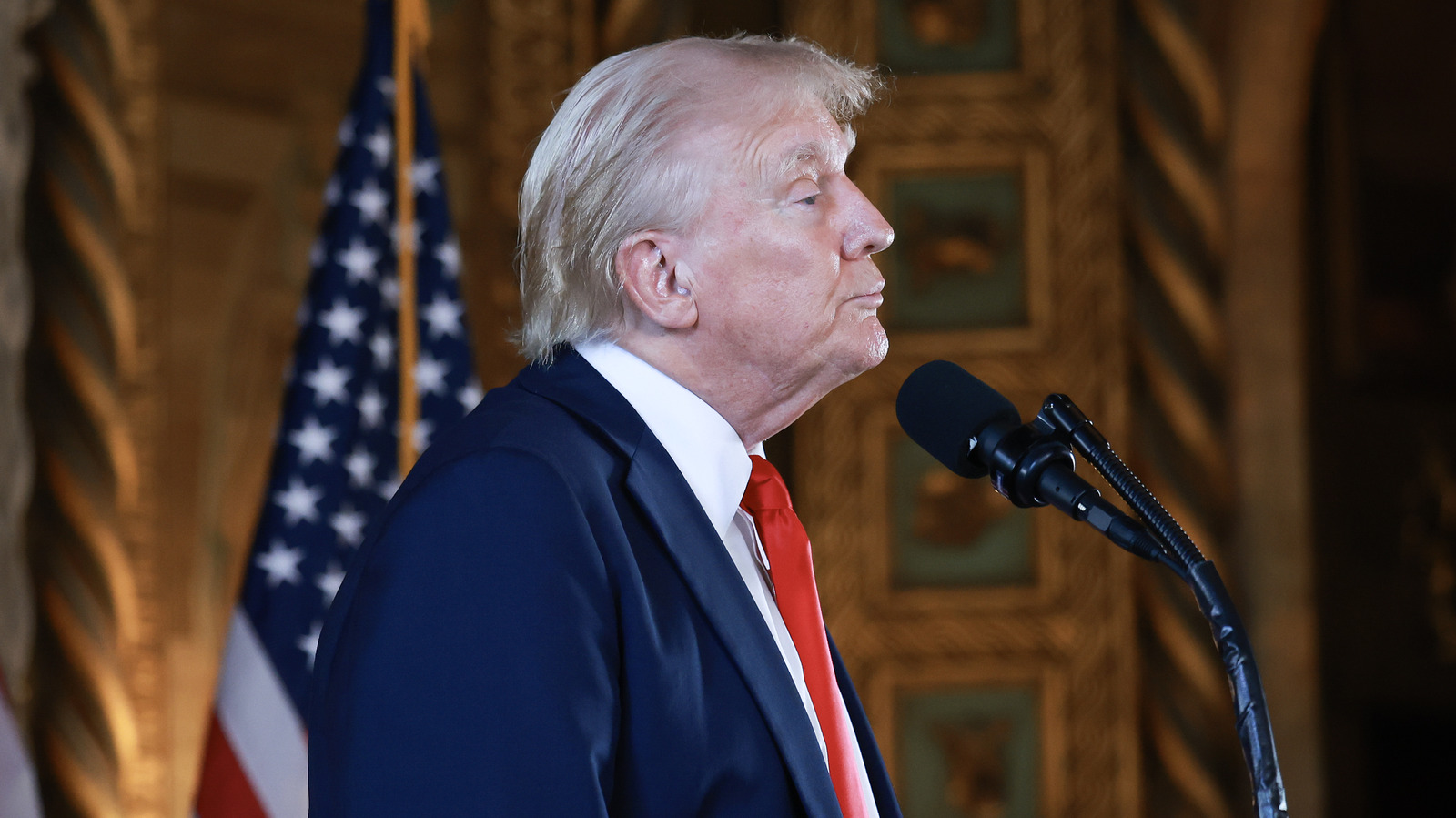 トランプ大統領、ヘリコプターで緊急着陸したと主張