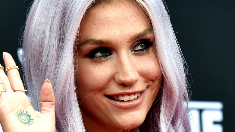 Kesha on the red carpet