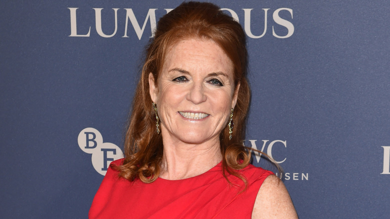 Sarah Ferguson posing at gala in 2019