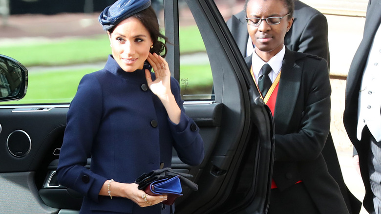 Meghan Markle arriving to Princess Eugenie's wedding