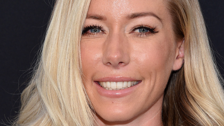 Kendra Wilkinson up close