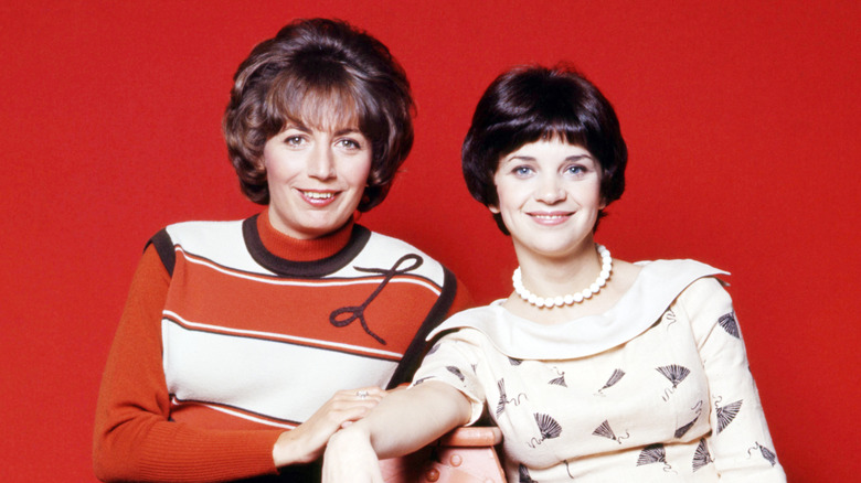 Penny Marshall (left), as Laverne De Fazio, and Cindy Williams as Shirley Feeney in a promotional portrait for the American TV sitcom 'Laverne & Shirley', circa 1980.