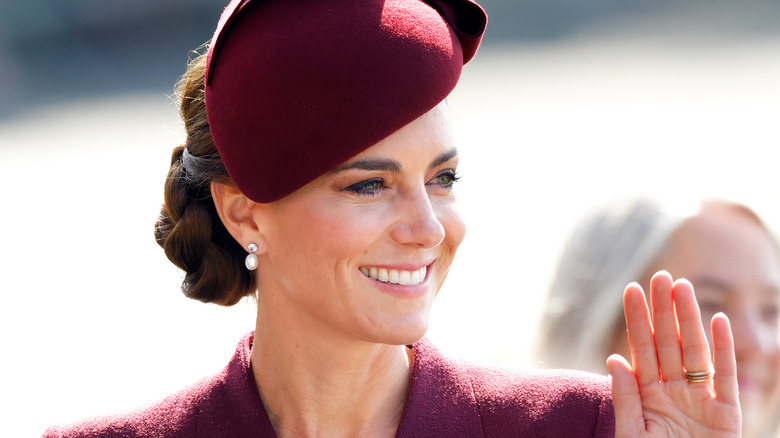 Kate Middleton waves at crowd