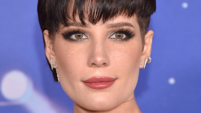 Halsey's Short Blue Hair Is the Perfect Summer Look - wide 2