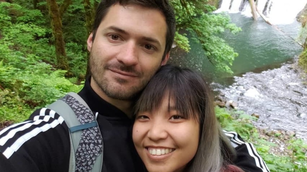 Kyle and Noon from 90 Day Fiance take a selfie