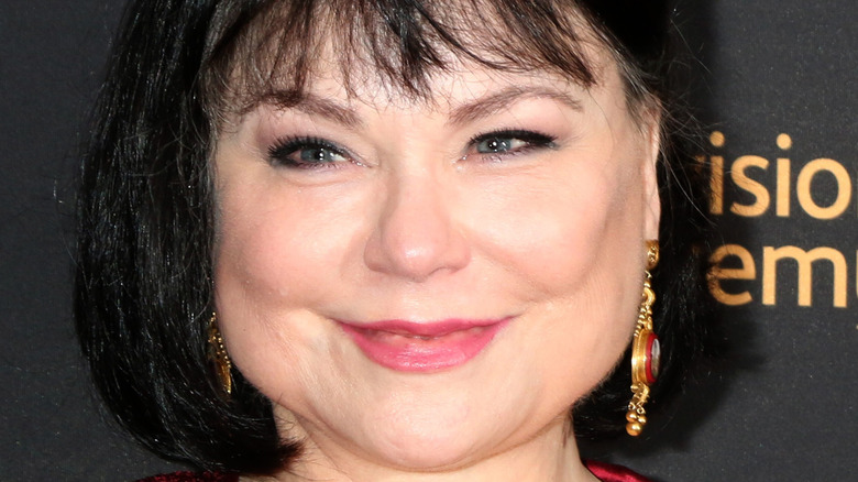 Delta Burke smiling