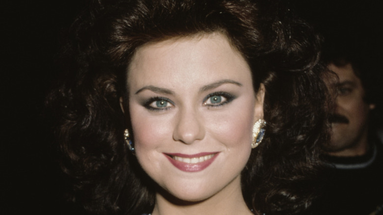 Delta Burke smiling