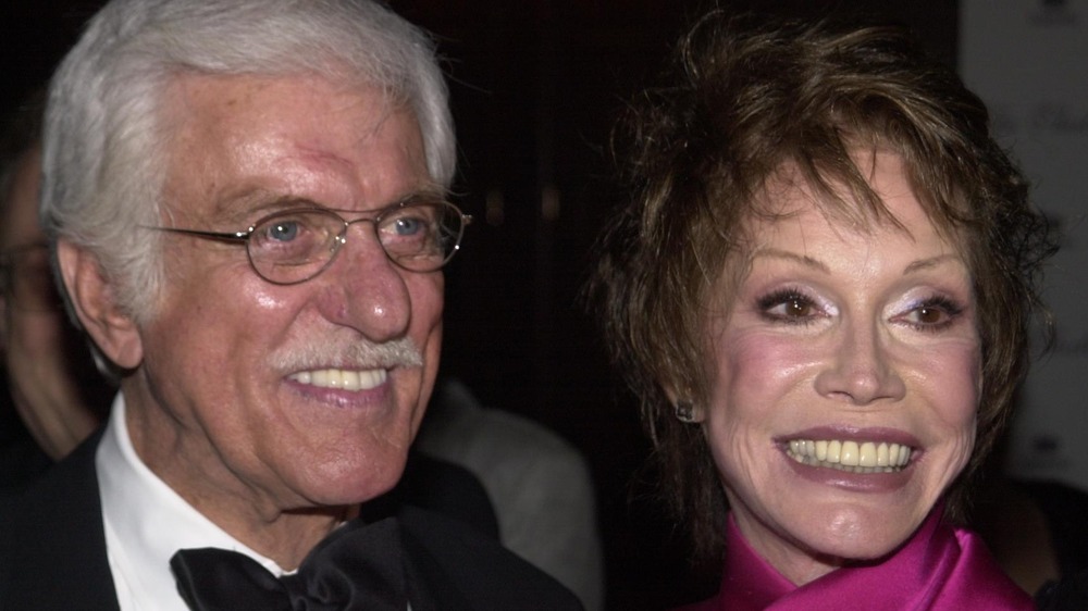 Dick Van Dyke and Mary Tyler Moore at the 45th Thalians Annual Ball in 2000