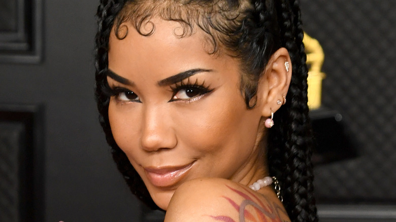 Jhene Aiko attending an event