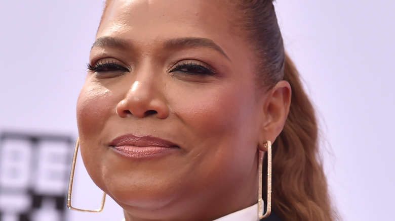 Queen Latifah smiling