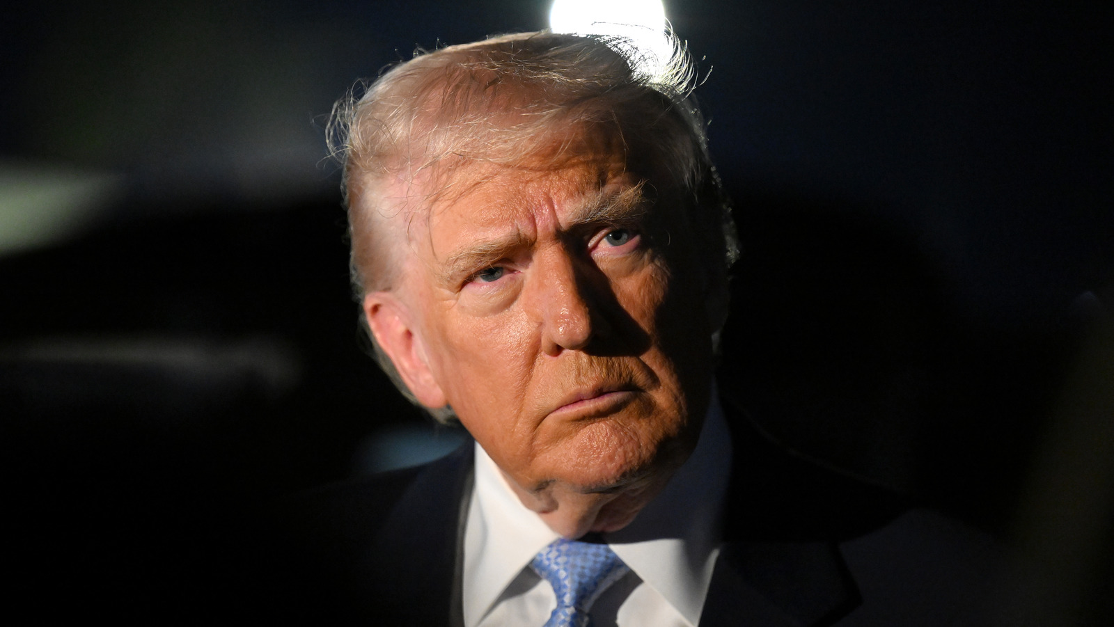 <a href="https://www.thelist.com/2037997/what-donald-trump-was-like-in-school/" target="_blank">What Donald Trump Was Like When He Was In School</a>
