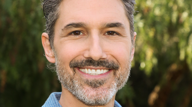 Ethan Zohn smiling