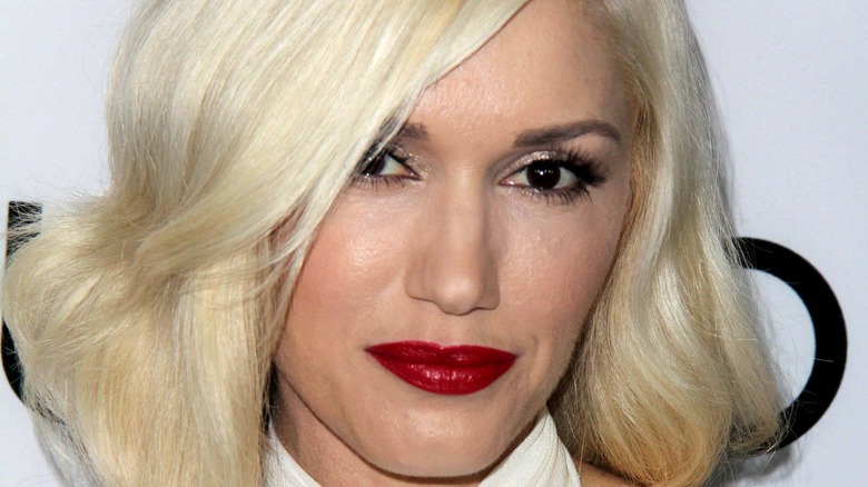 Gwen Stefani smiles on the red carpet