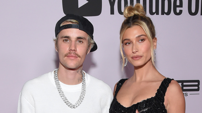 hailey and justin bieber posing