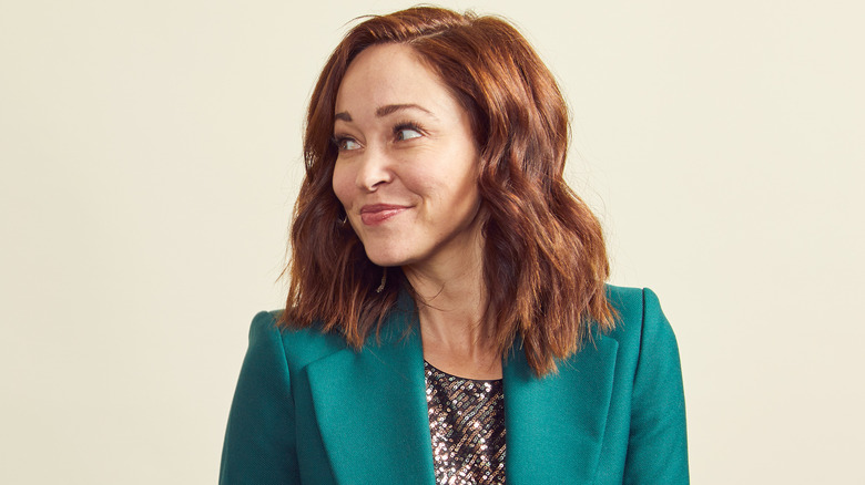 Autumn Reeser posing in photo studio