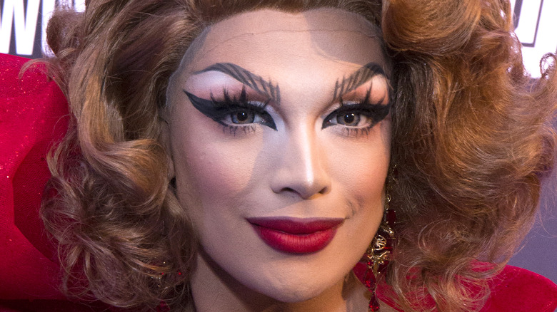 Valentina poses on the red carpet